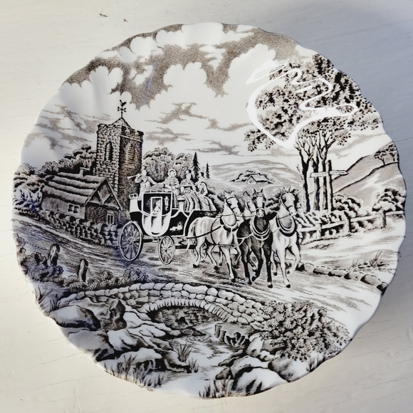 Myott Royal Mail Fine Staffordshire Ware Scalloped Bowl 6" - Picture 7 of 8